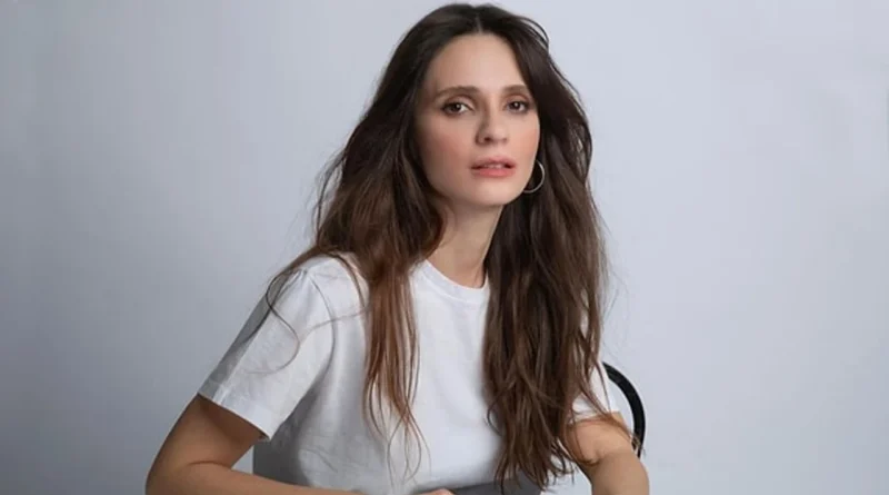 Set Mesajı: 'Özledim Ama Güneş Daha Çok Küçük'