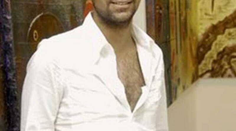 Sertaç Çelebi (25) - Serbest Meslek: Dekolte Giyimi Nedeniyle Sinirleniyorum.