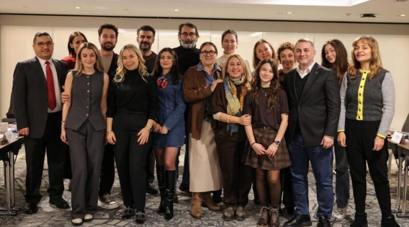 Yıldız Çağrı Atiksoy, Alp Navruz ve İlayda Alişan Aynı Karede: "Şule"nin Çekimleri Başladı.