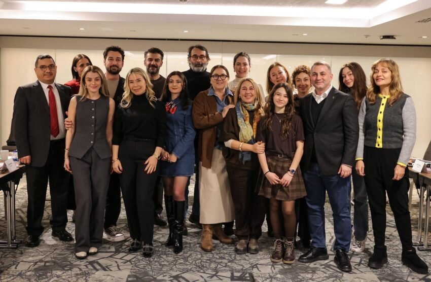 Yıldız Çağrı Atiksoy, Alp Navruz ve İlayda Alişan Aynı Karede: "Şule"nin Çekimleri Başladı.