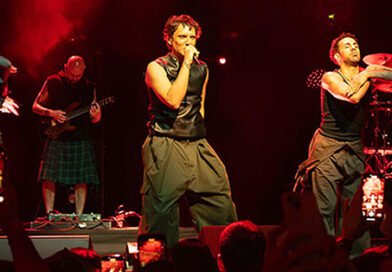 YAKALAMA KARARI ÇIKARILDI; 'ÜLKEME DÖNÜYORUM!'