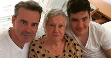 Murat Başoğlu Annesini Kaybetti