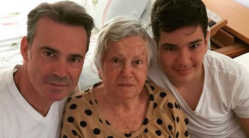 Murat Başoğlu Annesini Kaybetti