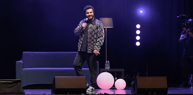 Hasan Can Kaya... Londra Gösterisinin Geliri Depremzedelere!