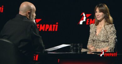 “GÜL SUYU DÖKÜYORUM NAZAR İÇİN!”