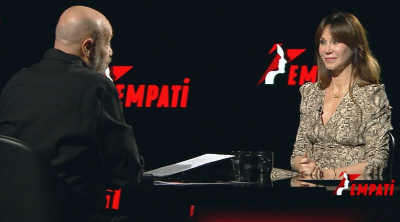 “GÜL SUYU DÖKÜYORUM NAZAR İÇİN!”