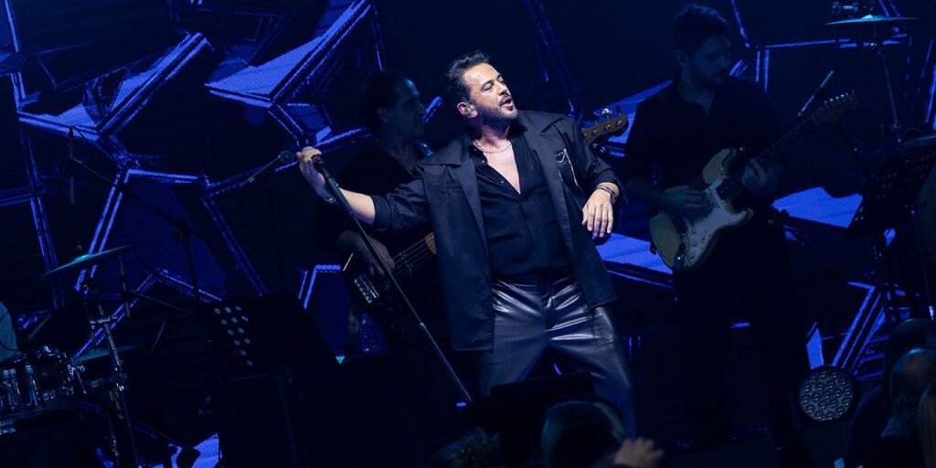 Emre Altuğ'un Girne'deki Sevgililer Günü'ne Özel Performansı