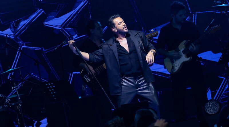 Emre Altuğ'un Girne'deki Sevgililer Günü'ne Özel Performansı