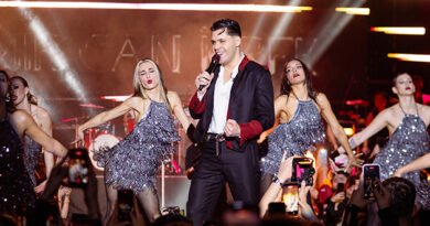 Emir Can İğrek... Bostancı Gösteri Merkezi'nde Fraq Şıklığı!