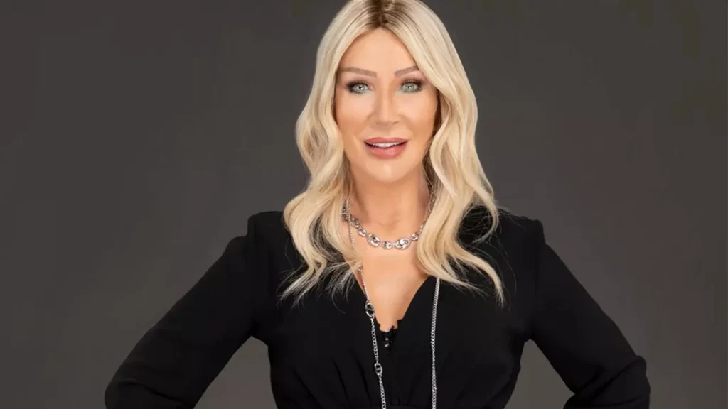 Seda Sayan New York’u Salladı! İkonik Valiz Önünde Olay Poz.