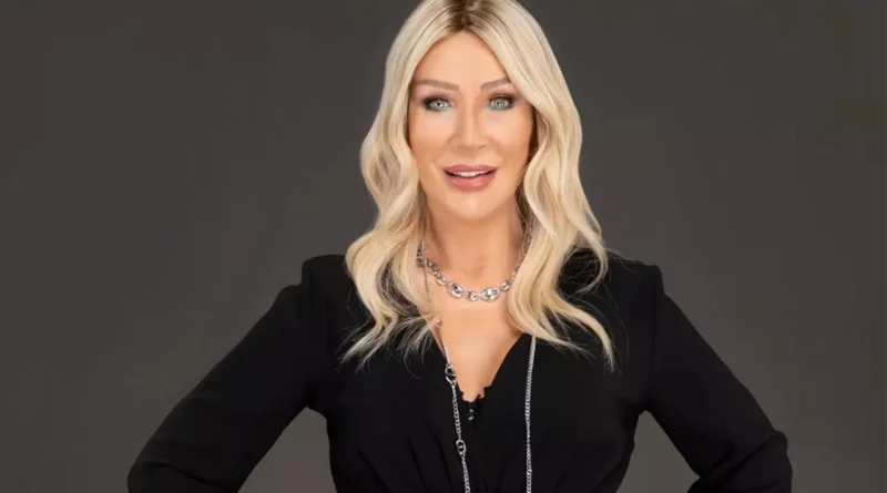 Seda Sayan New York’u Salladı! İkonik Valiz Önünde Olay Poz.