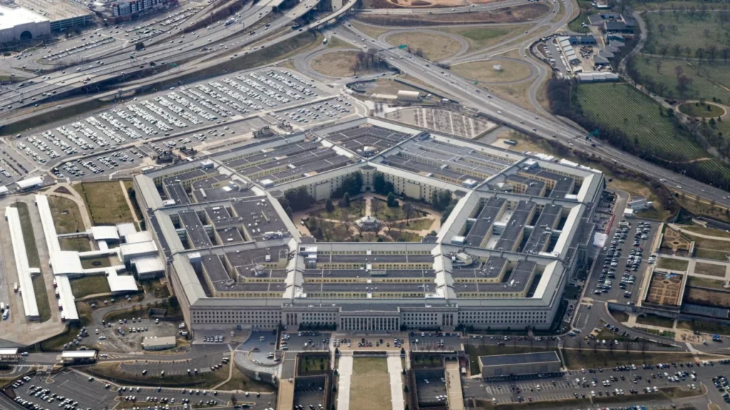 Claude Amerikan Ordusuna Karşı!