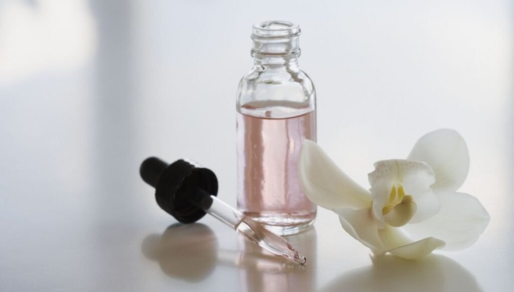 Tüm İpuçlarıyla: Evde Parfüm Yapım Rehberi