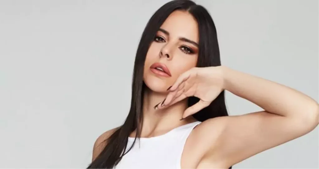 Sürpriz Aşk İlanı: "Sevgilimden!"