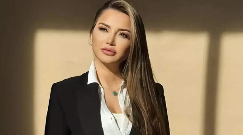 Başörtülü Paylaşım Tartışma Yarattı! Ayasofya'dan Seslenildi.