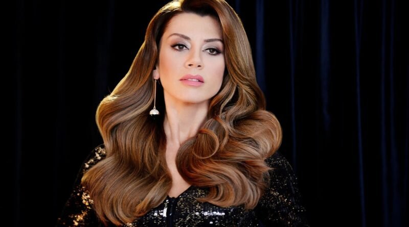 Gökçe Bahadır: "Şarkı Söylerken Başka Bir Dünyadayım" dedi ve Sahne Tutkusunu Anlattı.