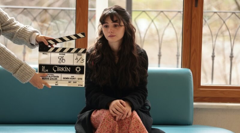 Çirkin Dizisiyle Ekranlara Dönmeye Hazırlanan Derya Pınar Ak’ın Şaşırtıcı Değişimi