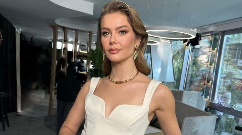 Ünlü Demeyin! Burcu Biricik'ten Şok Açıklama: İlk İtilip Kakılanlar Biziz