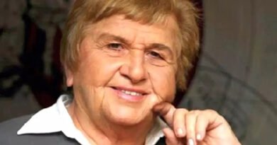 Efsane Söz Yazarı Hayatını Kaybetti!