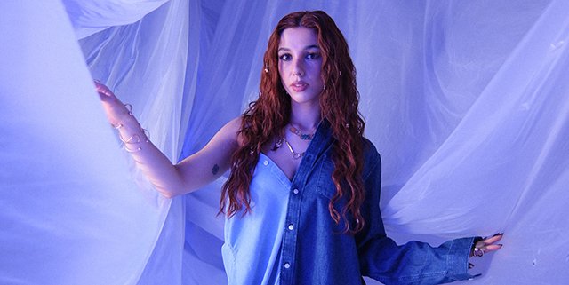 Yeni Teklisi ‘Başka Biri’ İle Hayali Senaryoları Anlatıyor!