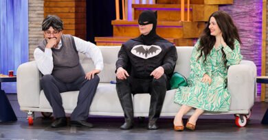 Yarasa Adam Mesut Türk Kızına Aşık Olursa!