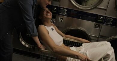 Teknoloji Çağında Bağlantı Kurmak: Aşk ve İlişkiler