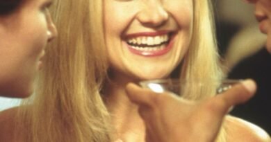 Modern Flört Yorgunluğu: Romantik Komediler Yok Mu Oldu, Yoksa Standartlarımız mı Geriledi?