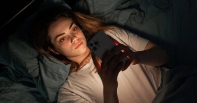 Eski sevgilinizin sosyal medyasını takip etmeyi bırakamamanızın 5 nedeni