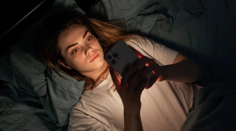 Eski sevgilinizin sosyal medyasını takip etmeyi bırakamamanızın 5 nedeni