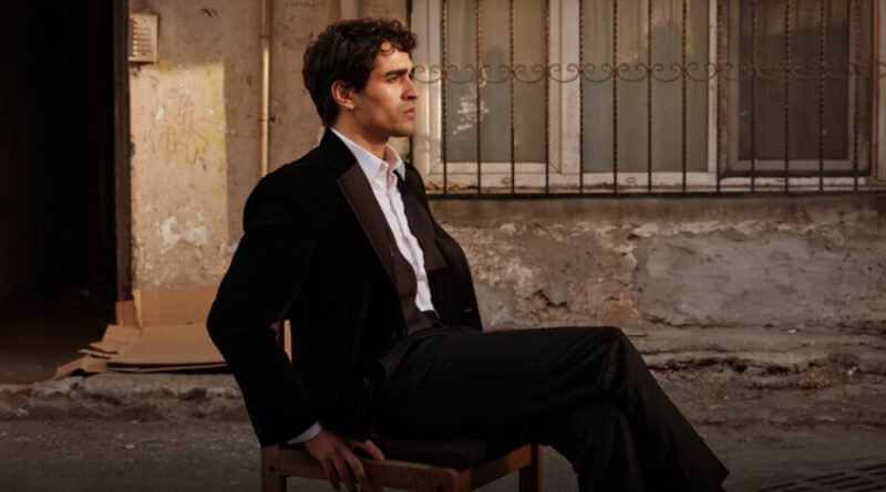 Dev Dönüş: "Delikanlı" Dizisinin İlk Tanıtımı Yayınlandı!