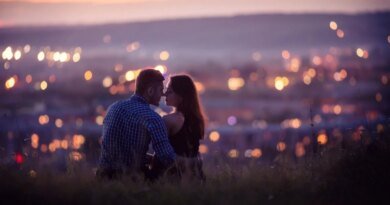 İlişkilerde Mutluluğun Sırrı: 'Mikro Romantizm' mi?
Mikromans Nedir? Gösterişli Jestlerden Çok, Küçük ve Anlamlı Davranışlarla Romantizmi Günlük Hayatınıza Nasıl Dahil Edebilirsiniz? İlişki Uzmanlarının Görüşleriyle Öğrenin. 
9 Ay Önce
HABERE GİT