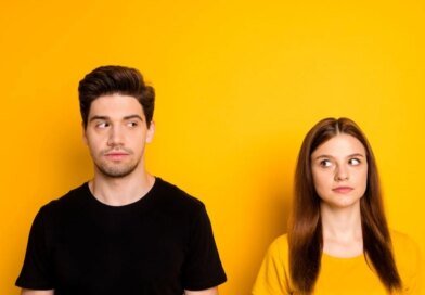 Utangaç mı, ilgisiz mi? Utangaç bir erkeği anlamanın 24 yolu