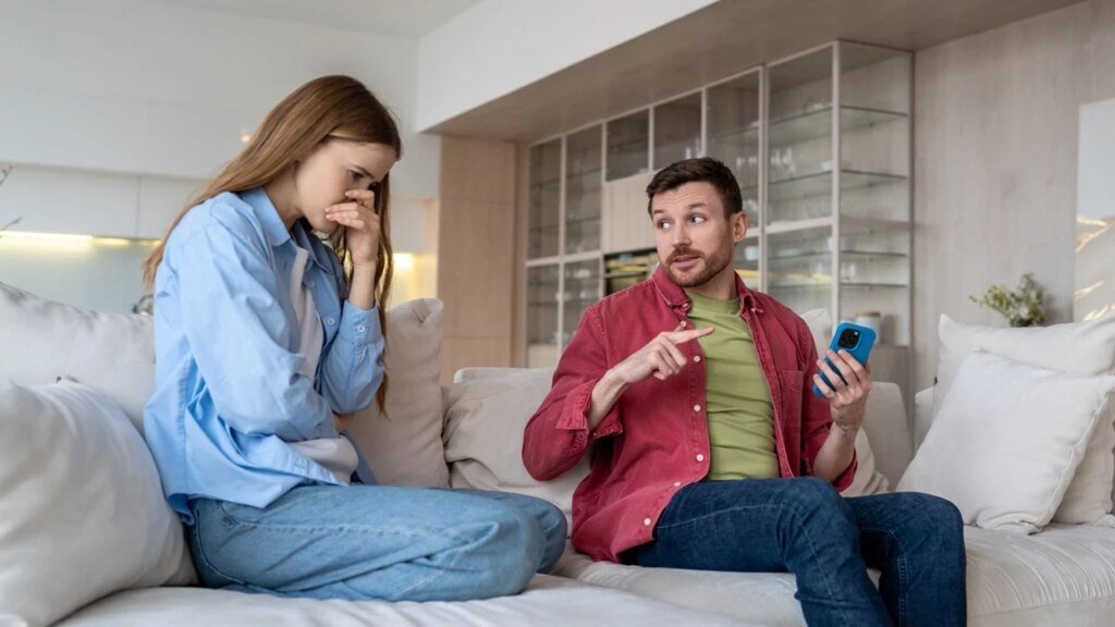 Partnerinizin Sosyal Medya Profili: İlişkinizin Gizli Yüzü mü?