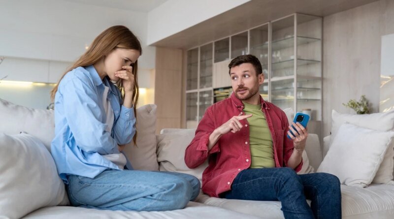 Partnerinizin Sosyal Medya Profili: İlişkinizin Gizli Yüzü mü?