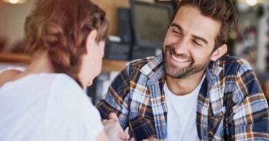 'Fast Forwarding' Nedir ve İlişkinizi Neden Sona Erdirebilir?