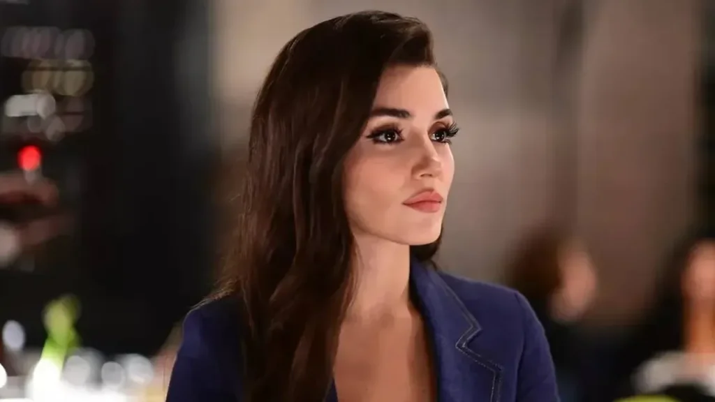 Hande Erçel Türkiye'de: Havaalanından Doğrudan Adliyeye Götürüldü!