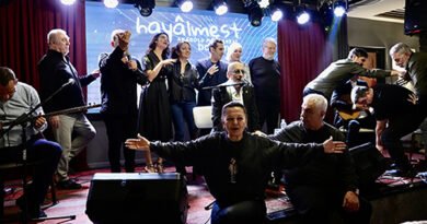 Dostlarından Anlamlı Sürpriz!