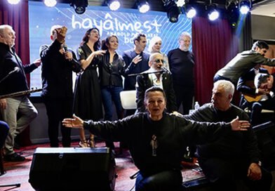 Dostlarından Anlamlı Sürpriz!