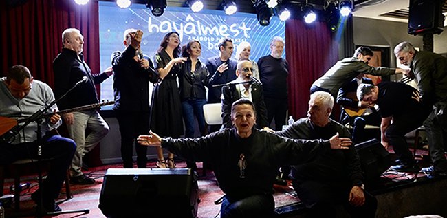 Dostlarından Anlamlı Sürpriz!