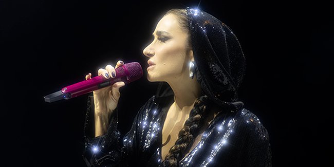 Sıla, "Kafa Yüksek Kalp Kırık" ile Anadolu'yu Geziyor!