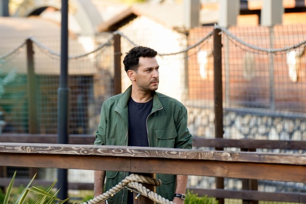 Murat Yıldırım'ın Rüzgarıyla Güller ve Günahlar: Serhat Karakteri İzleyicileri Büyüledi!