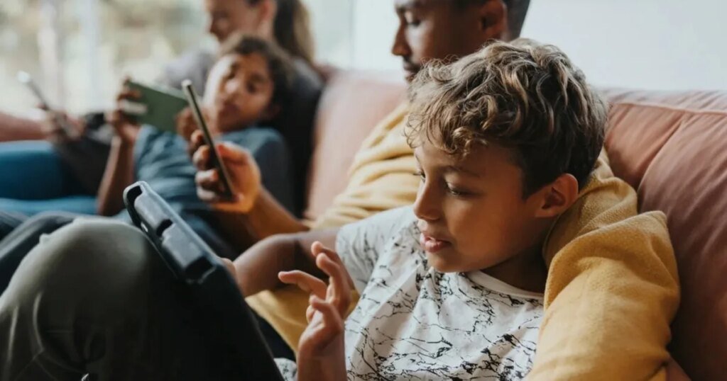 Roblox, Çocuk Güvenliğini Artırıyor: Sohbet ve Oyun Erişimini Sınırlayan Yeni Hesap Türleri!