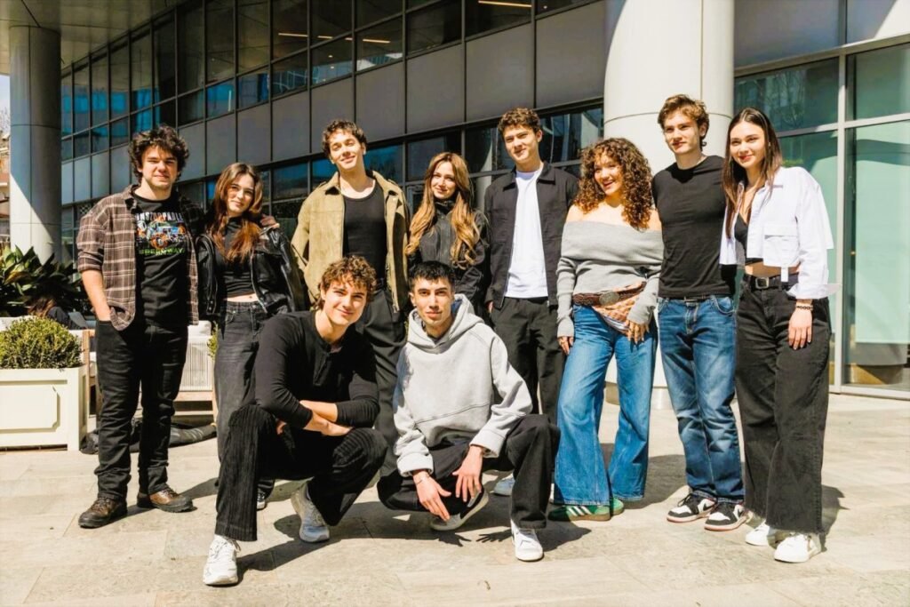 "Daha On Yedi Sete Çıktı" can be rewritten as "On Yedi Sete Düşürüldü".