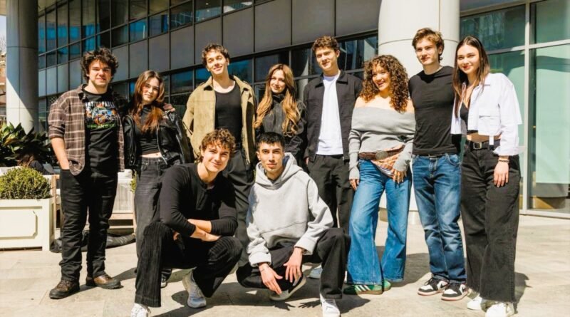 "Daha On Yedi Sete Çıktı" can be rewritten as "On Yedi Sete Düşürüldü".