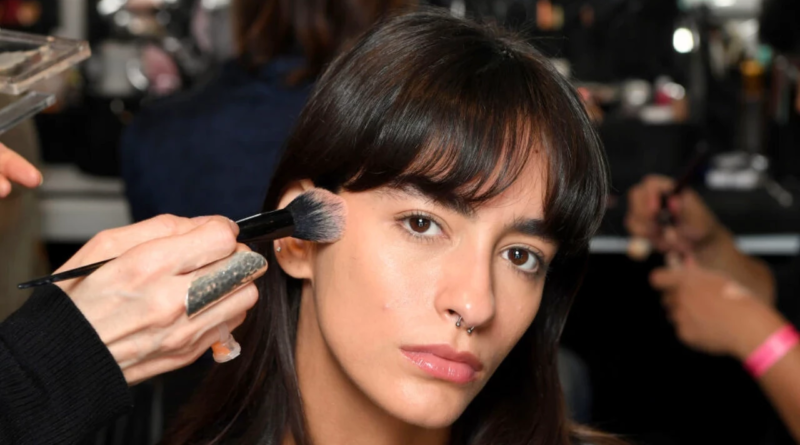 Dinlenmiş Cilt Görünümü Sağlayan En İyi 5 Aydınlatıcı