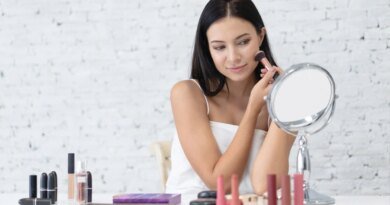 <h3>FOTO GALERİ</h3>
<p><strong>Mükemmel Görünüm için Doğru Ürün Sıralaması: Makyajın Sırları</strong><br />
Unutmayın ki makyajın en kritik adımı makyaj uygulamak değil! Cildiniz kirli veya kuruyken en iyi fondöteni kullansanız bile sonuçlar hayal kırıklığı yaratabilir. Bu yüzden, başarılı bir makyaj için doğru ürün sıralamasını yapmak şart!<br />
1 hafta önce</p>
<p><strong>GALERİYE GİT</strong></p>