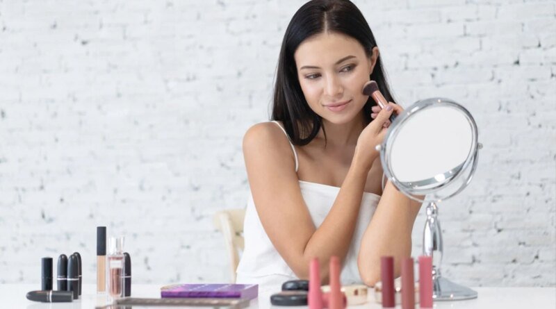 FOTO GALERİ
Mükemmel Görünüm için Doğru Ürün Sıralaması: Makyajın Sırları
Unutmayın ki makyajın en kritik adımı makyaj uygulamak değil! Cildiniz kirli veya kuruyken en iyi fondöteni kullansanız bile sonuçlar hayal kırıklığı yaratabilir. Bu yüzden, başarılı bir makyaj için doğru ürün sıralamasını yapmak şart!
1 hafta önce
GALERİYE GİT