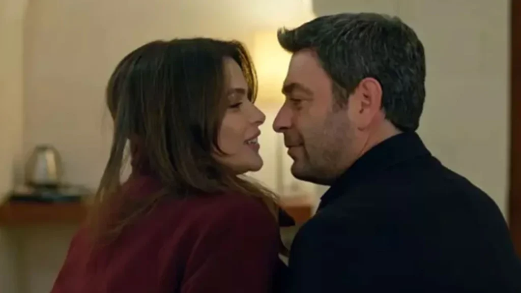 Uzak Şehir’de Aşk: Cihan ve Alya’nın Öpüşme Sahnesi Gündem Oldu!