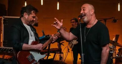 Kenan Doğulu Sahnede Cem Yılmaz’a Tepkisini Gösterdi: 'Burada Ciddi Bir İş Yapıyoruz!'