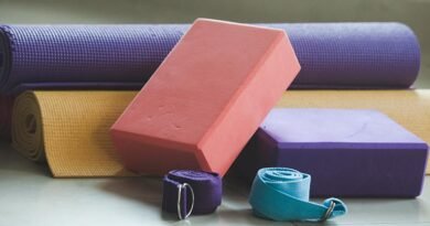 Yoga Araçları ve Ekipmanları: Evde Yoga Uygulamak İçin Kullanabilecekleriniz